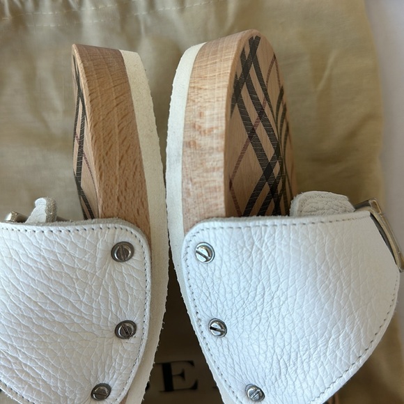 NEW! BURBERRY SZ 8/39 WOODEN LEATHER STRAP SLIDE SANDALS, NWOB, WITH DUST BAG - Picture 7 of 12